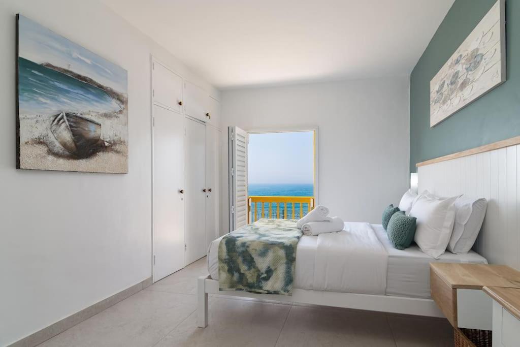 Endless Sea Views At 19 Akrotiri